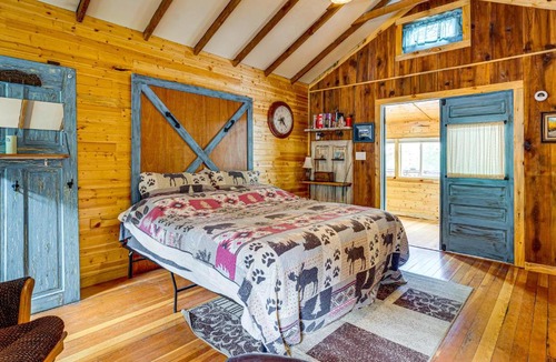 Drake House | Fish & Hike! Hot Tub Haven 2 Mi to Estes Park