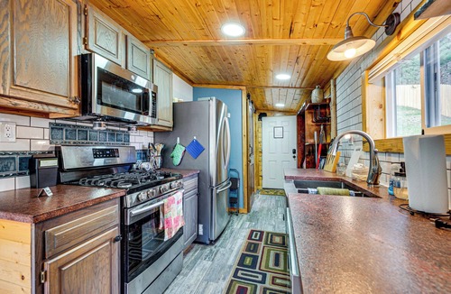 Drake House | Fish & Hike! Hot Tub Haven 2 Mi to Estes Park