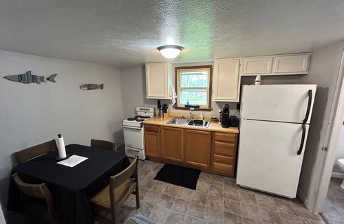 Gypsum Apartment | Fishermen’s Denn, close to Lake Erie Islands, boat ramps, ferries, and marinas