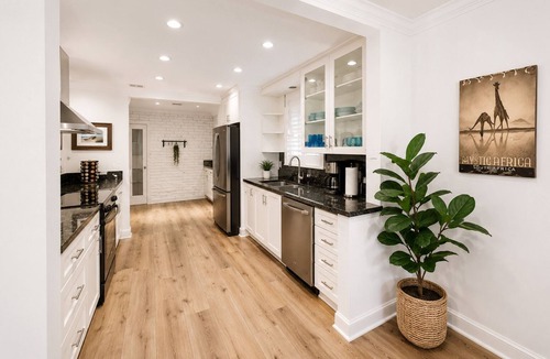 Downtown Hollywood House | Flamingo Grove Old Florida Charm