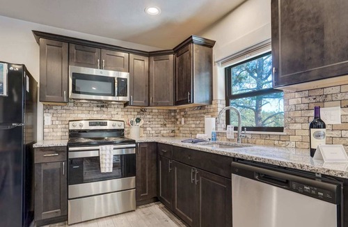 Florissant House | Fly Fishing Paradise! New, Peaceful Cabin