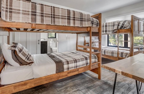 Florissant House | Fly Fishing Paradise! New, Peaceful Cabin