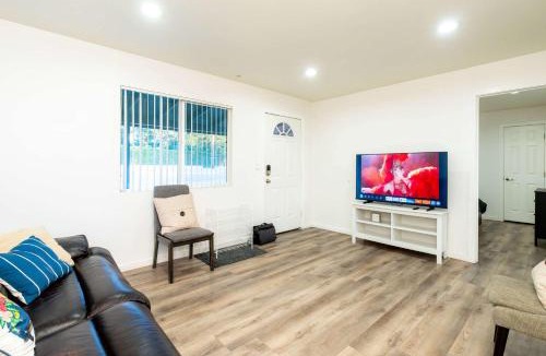 Bonita House | Foothills LA family friendly house