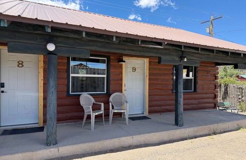 South Fork Cabin | Foothills Lodge 9 Suite - South Fork