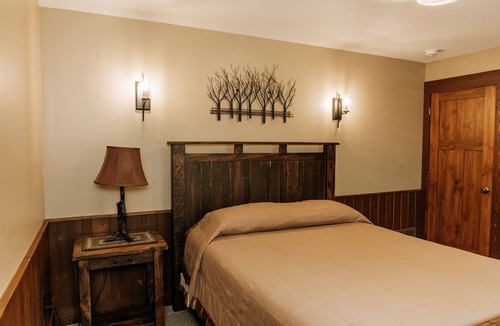 Dundee Cabin | Forest Stream Suite: Luxury Suite in Amish Country, Ohio