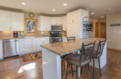 Breckenridge House | Forest View Lodge: Breathtaking Mountain Views