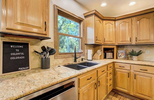 Southwest Colorado Springs House | Fossil Run! Curated Home w/Wellness & Game Room