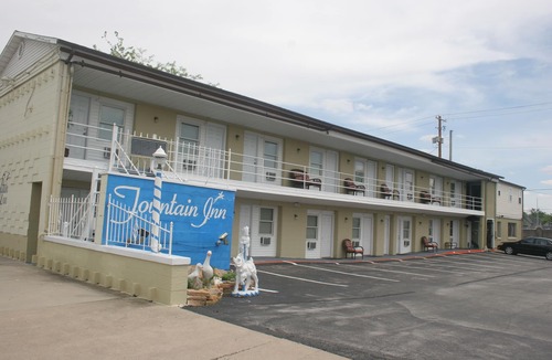 Van Wert Hotel | Fountain Inn