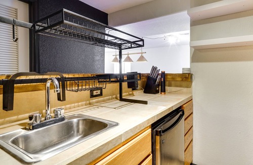 Fountain House | Fountain Retreat w/Private Hot Tub & Fire Pit