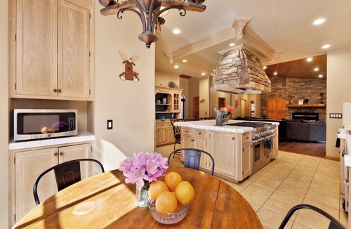 Evergreen Estates House | Four Happy Bears Estate #1277