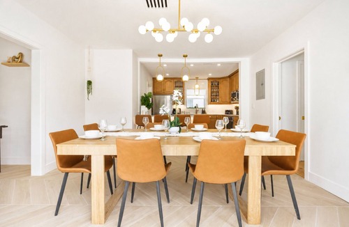 Victoria Park Villa | Fox Eden Resort; 8Bd, Pool& Spa Oasis