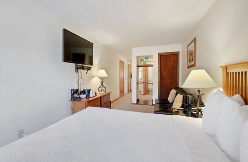 East Village at Copper Hotel | Foxpine Hotel Style Room with 1 Bed #207 by RedAwning