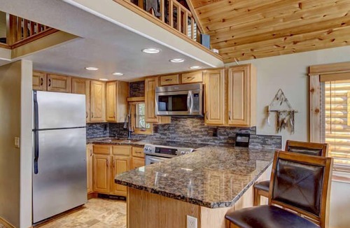 Breckenridge Cabin | Free SkyCard Act-Cozy Cabin w/Fireplace, Hot Tub, Pool, Free Wifi, Fly Fishin