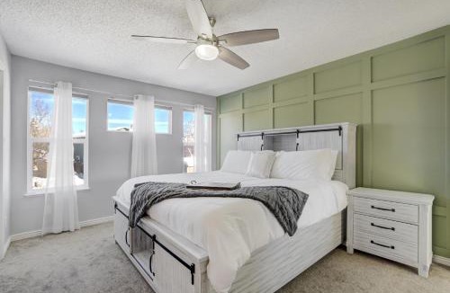 Colorado Springs House | Fresh & Modern | Game Room + Yard