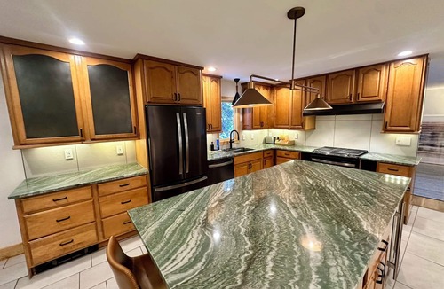 Sunny Slope House | Freshly Remodeled, Serene Getaway! Apres Hot Tub! Just minutes from Breck