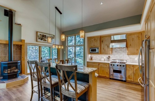 The Reserve Cabin | Frisco Cedar 225 4 Bedroom Home by RedAwning