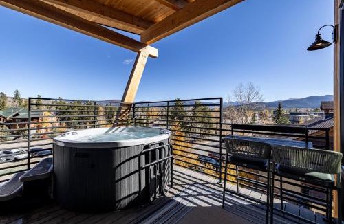 Frisco Apartment | Frisco Flats Condo - Mountain Views, Private Hot Tub, Downtown