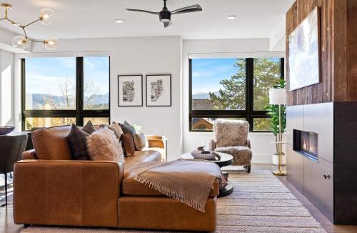 Frisco Apartment | Frisco Flats Condo - Mountain Views, Private Hot Tub, Downtown