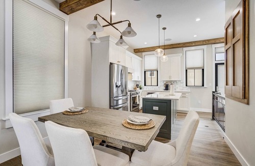 Buena Vista House | Frontier Post! Hot Tub & Just Steps to South Main