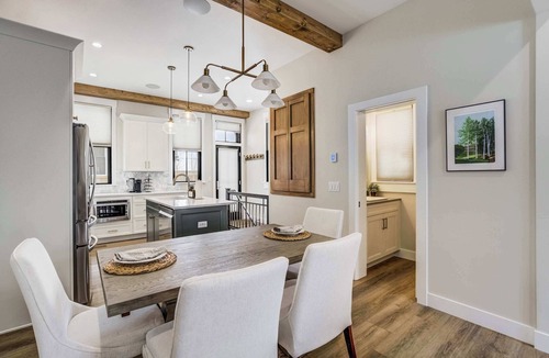 Buena Vista House | Frontier Post! Hot Tub & Just Steps to South Main