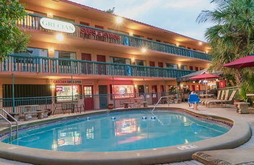 Bermuda Riviera Hotel | Ft. Lauderdale Beach Resort Hotel