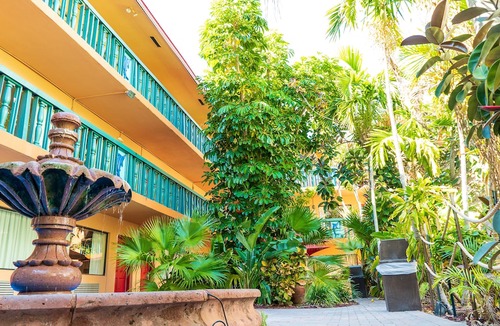 Bermuda Riviera Hotel | Ft. Lauderdale Beach Resort Hotel