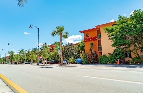 Bermuda Riviera Hotel | Ft. Lauderdale Beach Resort Hotel