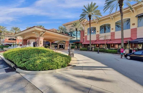Hendricks and Venice Isles Apartment | FTL Waterfront Studio Near Las Olas & Beach