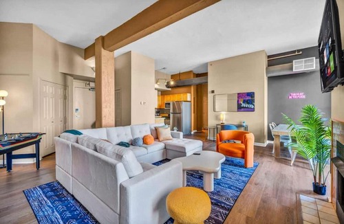Playhouse Square Apartment | Fun 2Bed Apt Skeeball Foosball FREE Parking