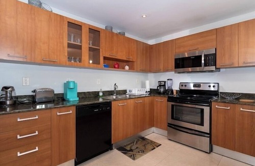 Sunny Isles Beach Apartment | G - Walk to beach! Beautiful Pool and Tennis Courts