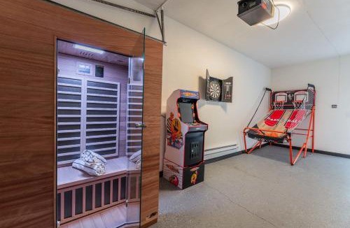 Alta Vista Area House | Game Room- Hot Tub- Sauna & Projector