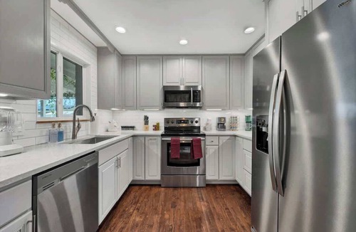 Lamar Heights Area House | Game Rooms, Hot Tub & Fire Pit