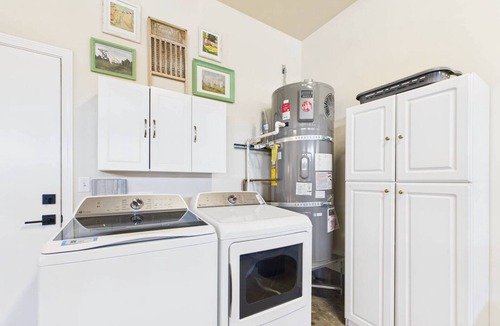 McKinleyville House | Game Time Getaway, Brand New Build, Close to Everything