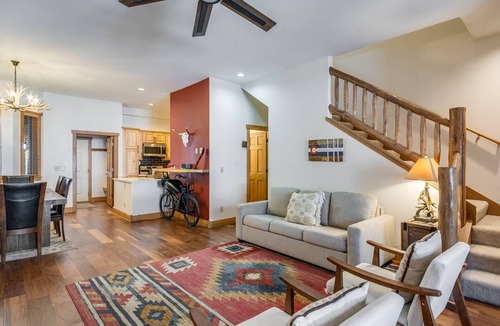 Steamboat Springs House | Garage| Community Hot Tub| 1200 sq feet