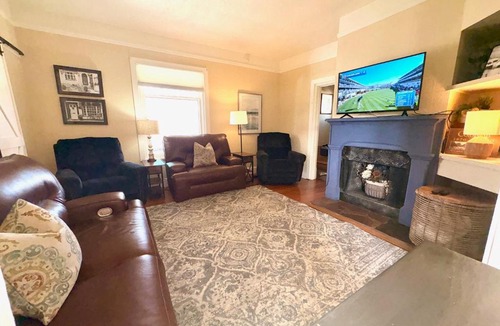 Old North End House | Garden City House with Hot Tub