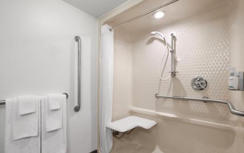 Wadsworth Hotel | Garner Hotel Wadsworth by IHG