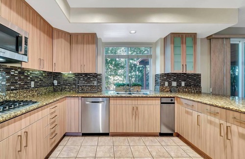 Tarzana House | Gated 5BR Villa on Private Street - Great Location