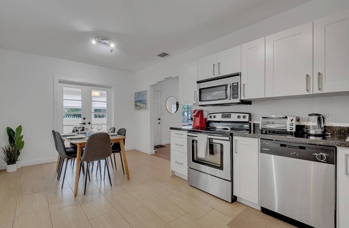 Seybold House | Gated Modern Design District Home near Wynwood