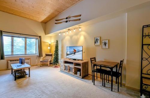 Mountain House House | Gateway Lodge 5062 by SummitCove Lodging in Colorado