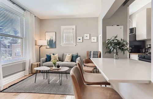 City Park West Apartment | Gaylord by Modern Midstay/1Block to CityPark #G3