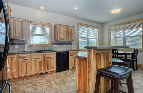 Salida House | Getaway Vacation Home, between the sweet town of Salida and Monarch Ski Area