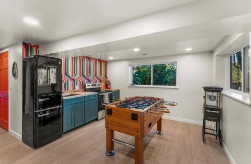 Glenwood Springs House | Glenwood Springs Mountain Getaway with Hot Tub and Riverfront