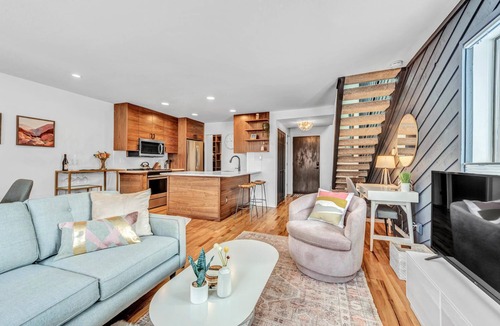 Central Boulder House | Go everywhere! Lovely Mapleton Hill townhome!
