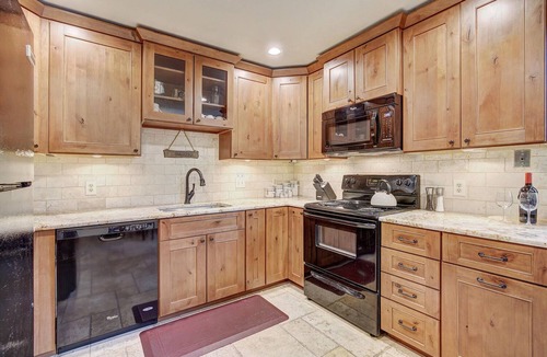 Breckenridge Condo | Go in, go to the city and the gondola! Perfect location!