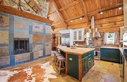 Dolores House | Goble Creek Ranch | On River + Hot Tub + 65 Acre