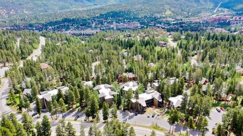 Peak 8 Apartment | Gold Camp Gold Pan Condo: On Shuttle Route