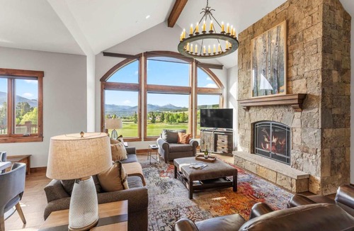 Three Peaks House | Golden Eagle Lodge - Golf, Mtn Views, Hot Tub
