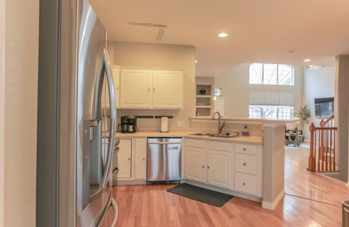 Aurora House | Golden Hour House - 2 primary bedrooms & garage