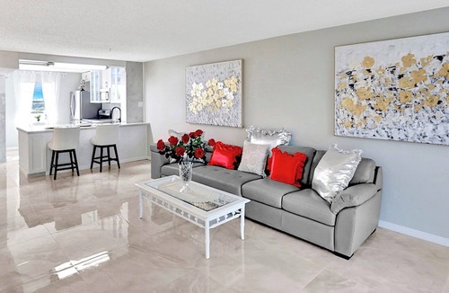 Inverrary Condo | GOLF PARADISE ,15 MINUTE FROM CRUISE SHIP TERMINAL Fort Lauderdale, FL
