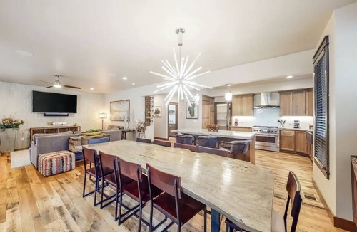 South Lake Tahoe Villa | Gondola Vista 5 Bedroom Villa